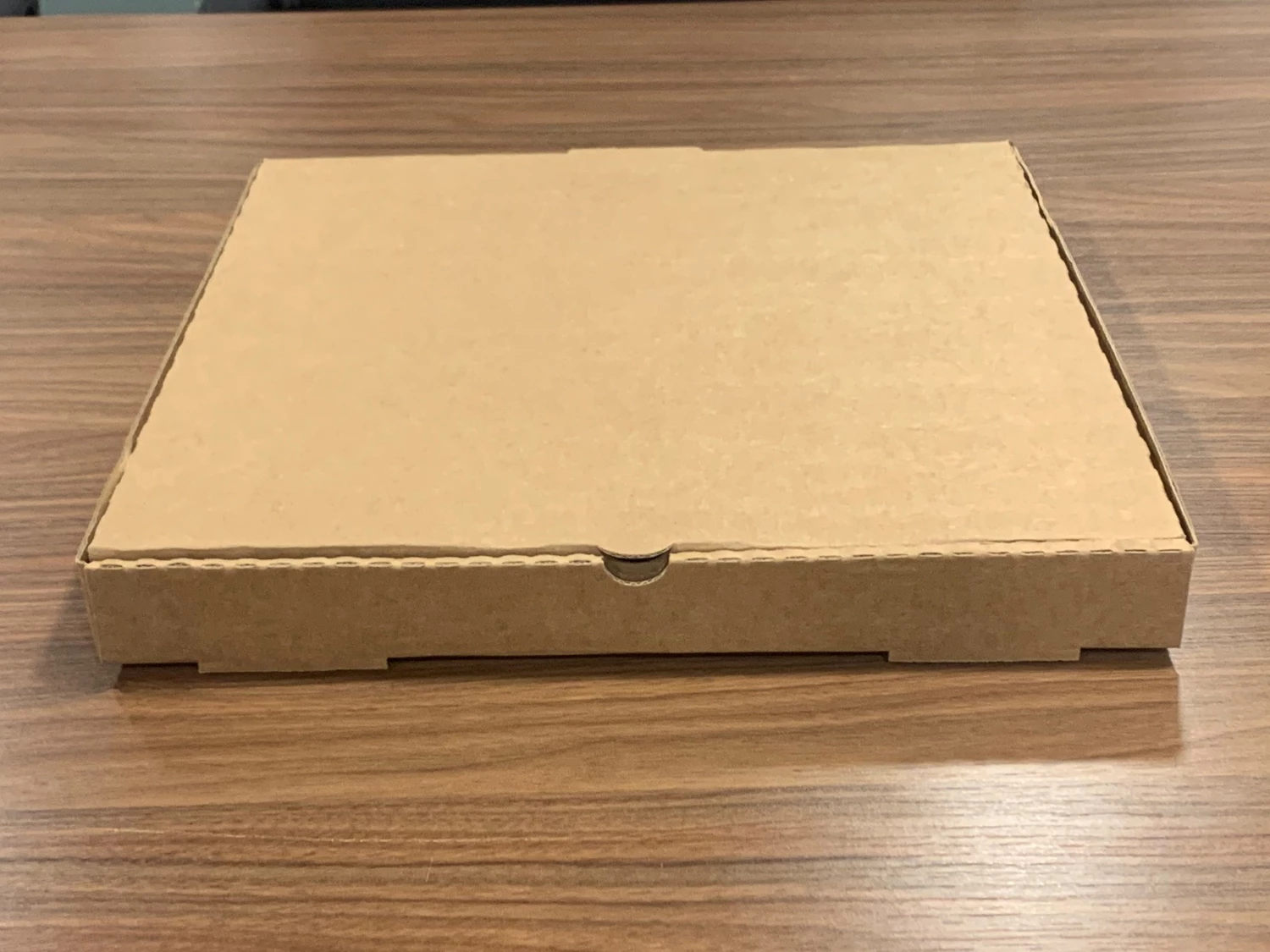Pizzakartong brun 33x33x3,5cm otryckt 150st/fp
